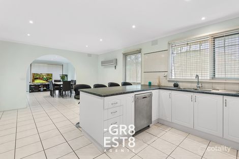 16 Crossdale Rise, Endeavour Hills, VIC 3802