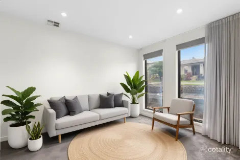 Property photo of 12 Canungra Way Doreen VIC 3754