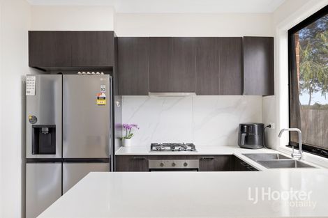 Property photo of 2/29 Willow Drive Hampton Park VIC 3976