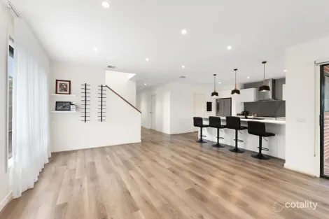 Property photo of 12 Canungra Way Doreen VIC 3754