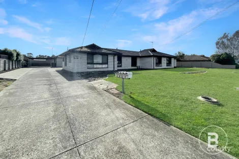 2/4-6 Aminya Ave, Delacombe, VIC 3356