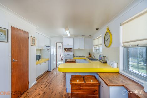 Property photo of 4 Barcoo Close Clifton Grove NSW 2800