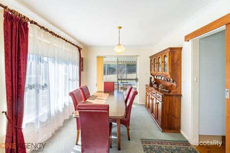 Property photo of 4 Barcoo Close Clifton Grove NSW 2800