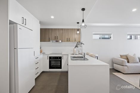 Property photo of 2/15 Besham Parade Wynnum QLD 4178