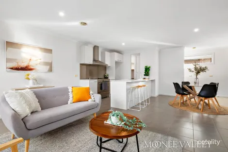 Property photo of 2/17 Riverside Avenue Avondale Heights VIC 3034