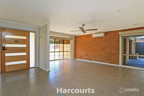 Property photo of 8 Inverness Close Pakenham VIC 3810