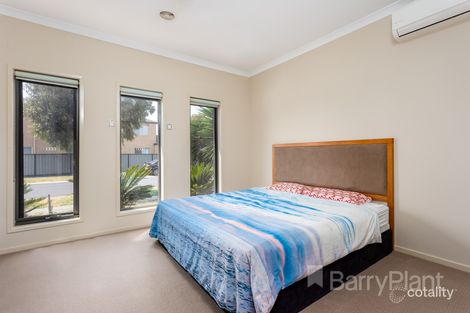 Property photo of 14 Wattle Tree Drive Point Cook VIC 3030