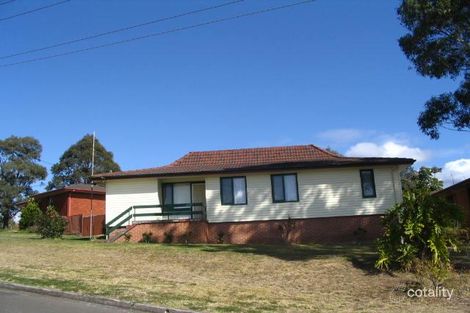 100 Stanley Ave, Farmborough Heights, NSW 2526