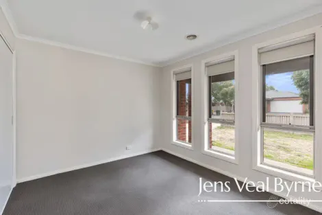 Property photo of 1 Tristan Drive Sebastopol VIC 3356