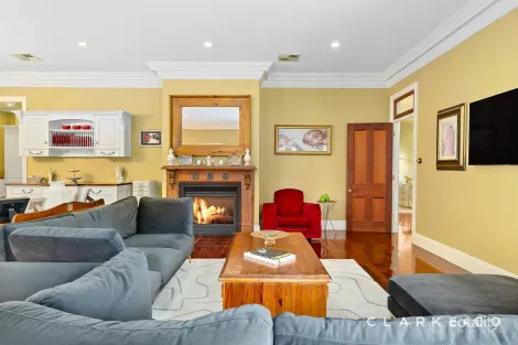 Property photo of 105 Forest Hill Drive Oakhampton Heights NSW 2320