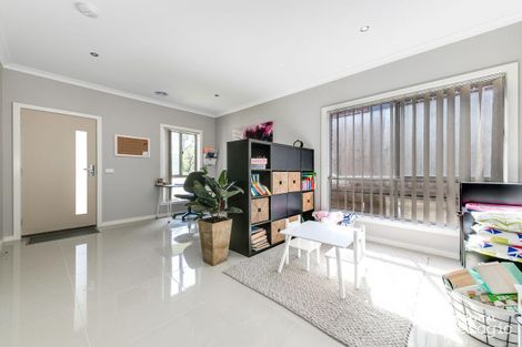 Property photo of 124 Manna Gum Drive Pakenham VIC 3810