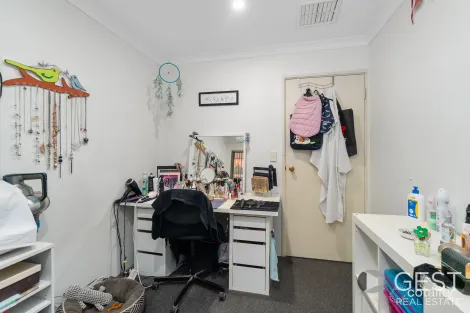 Property photo of 41 Kangaroo Entrance Stratton WA 6056