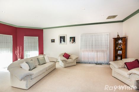 Property photo of 8 Buick Crescent Mill Park VIC 3082