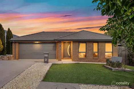 Property photo of 18 Bindugan Crescent Ngunnawal ACT 2913