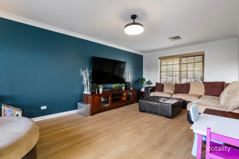 Property photo of 14 Holmegate Crescent Cranebrook NSW 2749