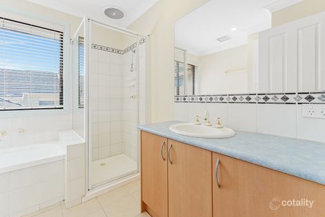 Property photo of 23 Daintree Grove Narre Warren VIC 3805