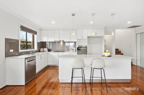 Property photo of 18 Bindugan Crescent Ngunnawal ACT 2913