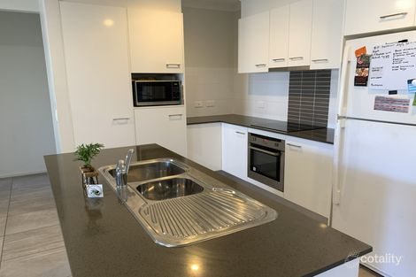 Property photo of 25 Koolivoo Parade Boyne Island QLD 4680