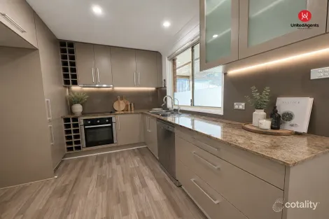 Property photo of 27 Kitchen Place West Hoxton NSW 2171