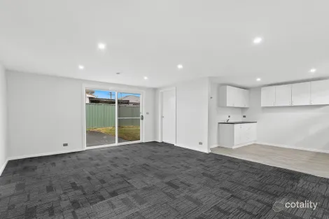 94 Addison Ave, Lake Illawarra, NSW 2528