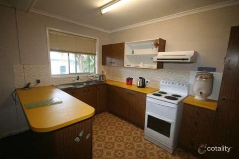 36 Warren St, Goovigen, QLD 4702