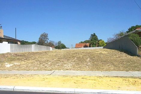 10 Kennerly St, Cloverdale, WA 6105