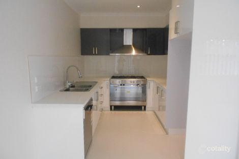 Property photo of 2 Golden Ash Court Meadow Heights VIC 3048