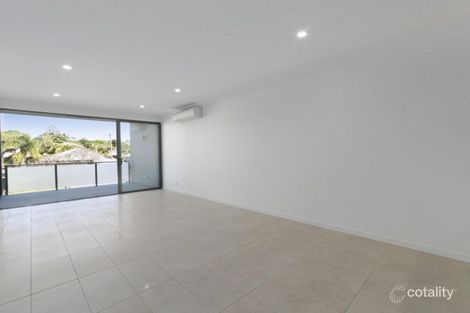 Property photo of 2/901 Wynnum Road Cannon Hill QLD 4170