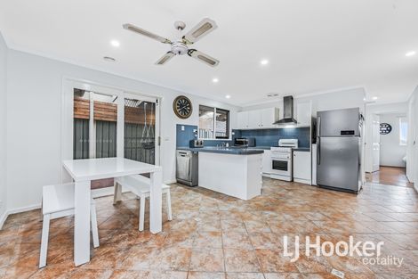 17 Springfield Cres, Hampton Park, VIC 3976