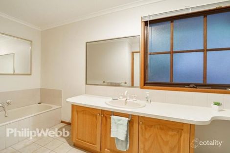 Property photo of 3 Bellavista Place Ringwood North VIC 3134