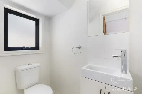 Property photo of 2/33 Bletchley Road Hughesdale VIC 3166