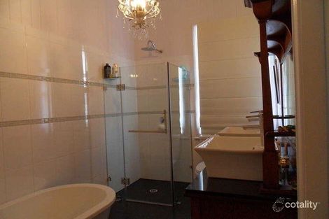 4 Young St, Annerley, QLD 4103