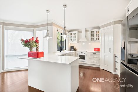 Property photo of 18 Mood Circuit Albion Park NSW 2527
