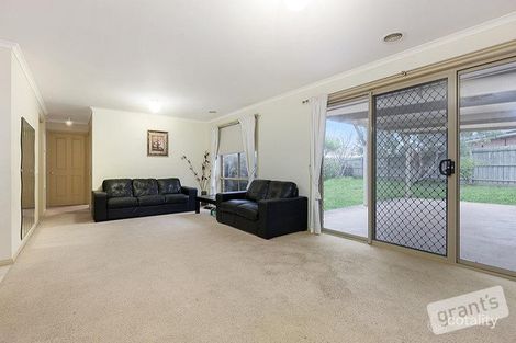 Property photo of 2 Kurnwill Place Berwick VIC 3806