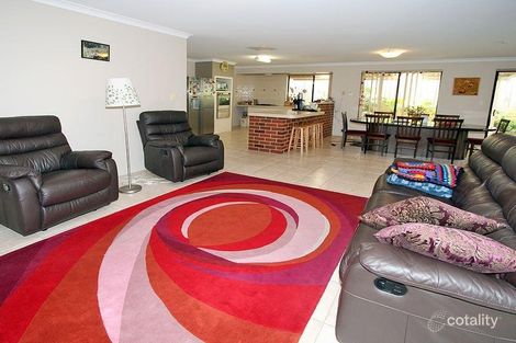 60 Paradise Cct, Halls Head, WA 6210
