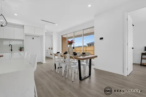 Property photo of 20-22 Pickering Crescent Lara VIC 3212