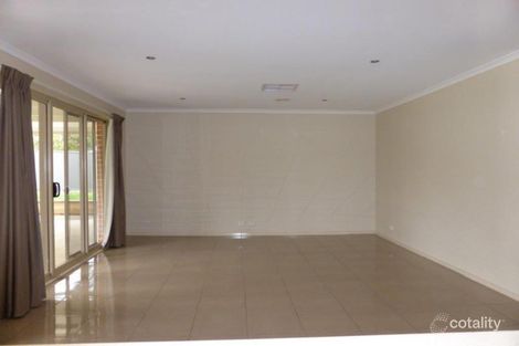 Property photo of 8 Avenwood Close Canadian VIC 3350