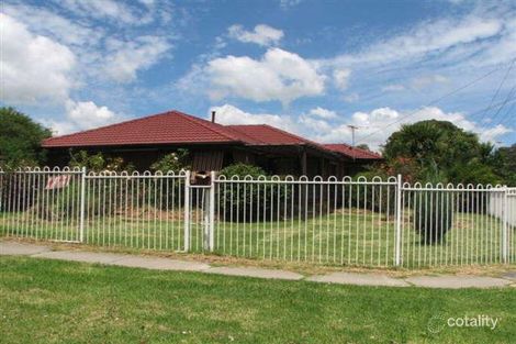Property photo of 2 Clarendon Street Cranbourne VIC 3977