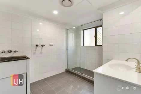 Property photo of 2/70 Hilltop Avenue Chermside QLD 4032