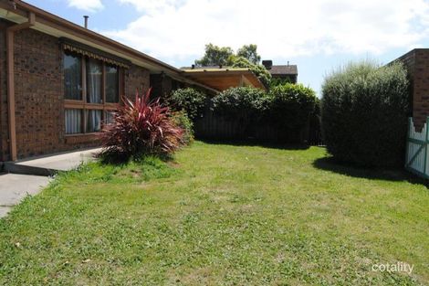 Property photo of 19 Robinson Crescent Hampton Park VIC 3976