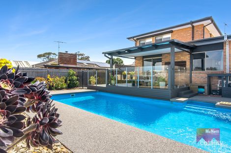 3 BEDFORD PL, MORNINGTON, VIC 3931