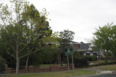 2 Royal Cres, Hillside, VIC 3037