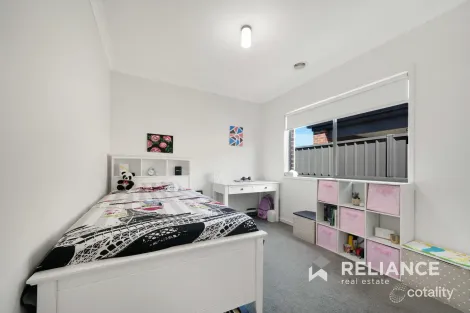 Property photo of 11 Radiance Street Tarneit VIC 3029
