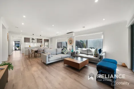 Property photo of 11 Radiance Street Tarneit VIC 3029