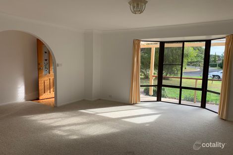 Property photo of 10 Hawthorne Close Armidale NSW 2350