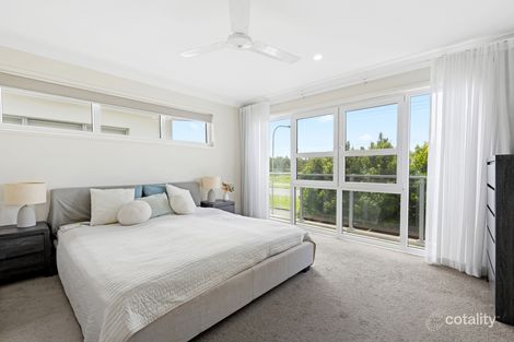 Property photo of 11/2 Waters Close Hope Island QLD 4212
