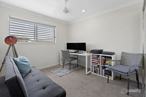 Property photo of 11/2 Waters Close Hope Island QLD 4212