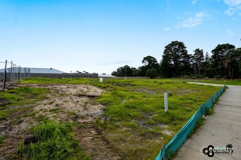 Property photo of 11 Appleford Grove Lang Lang VIC 3984