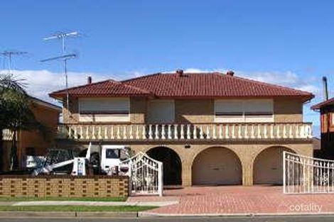 112 Humphries Rd, St Johns Park, NSW 2176