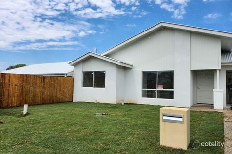 17 Bimbadean Cct, Southside, QLD 4570